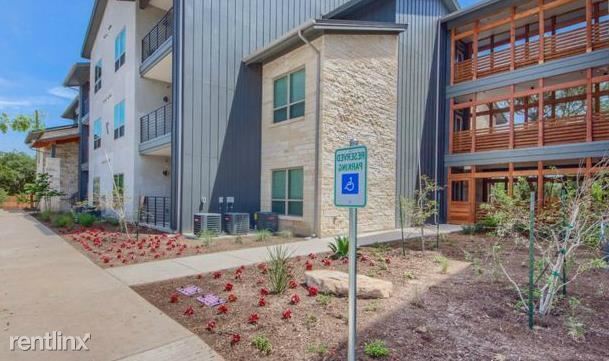 Foto del edificio - 2 br, 1 bath Condo - 28725 RR12 Flat  1 Bath