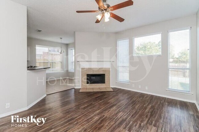 Building Photo - 3328 Raleigh Dr