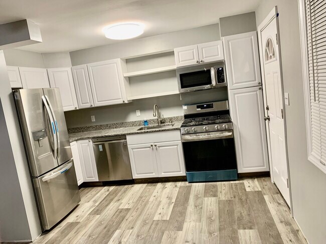 Kitchen - 8238 Gray Haven Rd