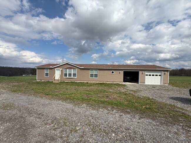 Building Photo - 445 Harmony Rd