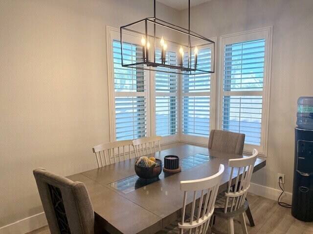Foto del edificio - Spacious 3-Bedroom Oasis with 2 Full Baths in Las Vegas - Your 2234 Sq. Ft. Dream Awaits!