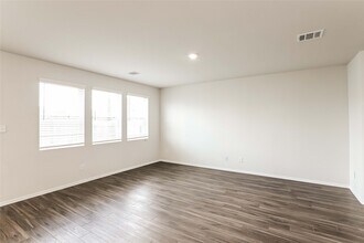 Building Photo - 18546 Boomi Ravine Trl