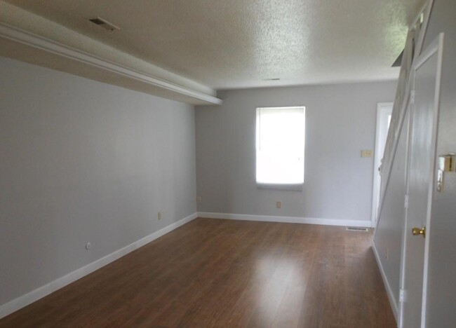 Building Photo - 1139 N Park Ave