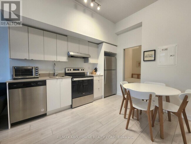 Photo du bâtiment - 3210 Dakota Cmn