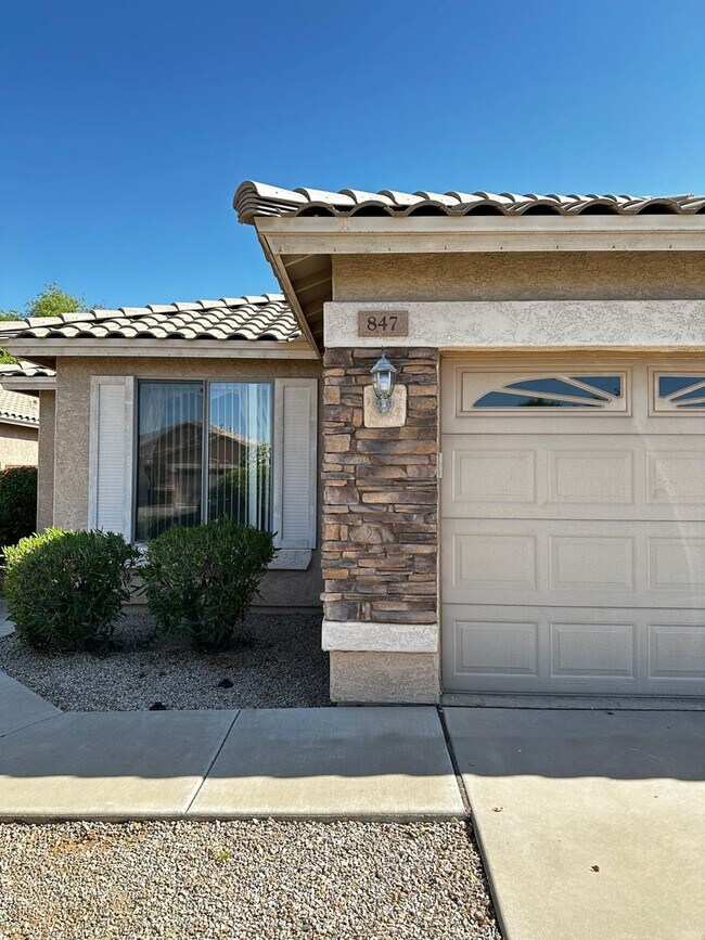 Foto del edificio - 3 BEDROOM IN NEELY COMMONS