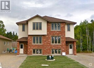 Building Photo - 156 Eclipse Cres