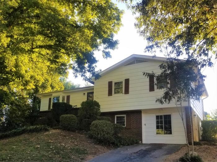 Primary Photo - Cozy Home Close to Everything!