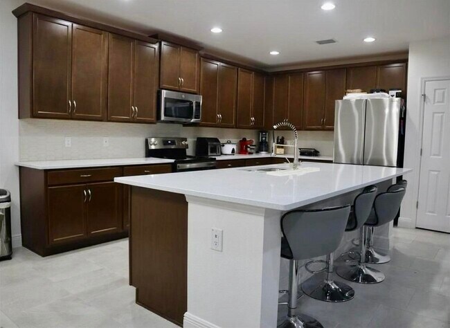 Foto del edificio - 260 Hamlet Lp