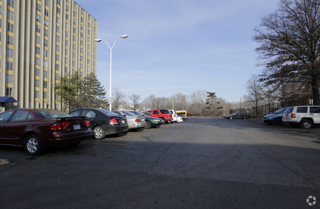 Building Photo - Central Park Towers