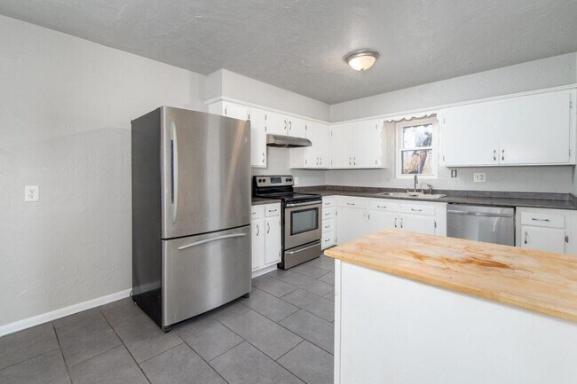 Foto del edificio - 2125 Andover Ct