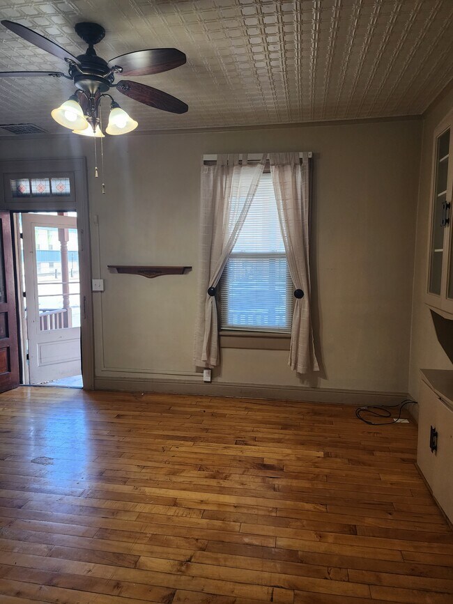 Building Photo - 1593 White St