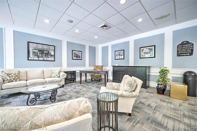 Foto del edificio - 35300 Woodward Ave