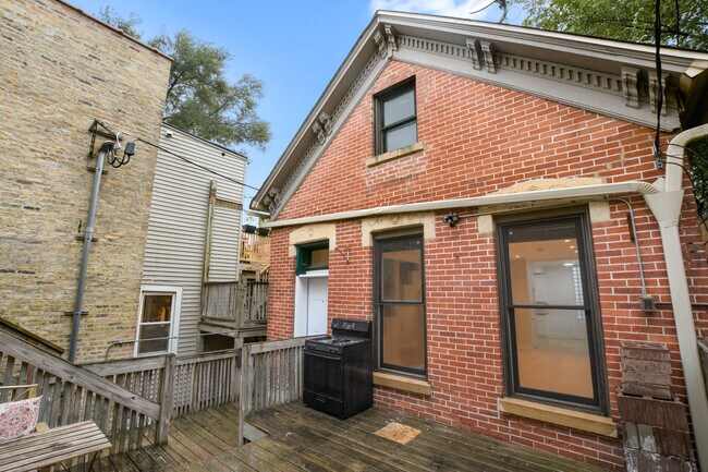 Foto del edificio - 1630 W Pierce Ave