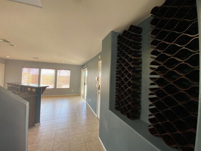 Foto del edificio - COZY 3 BEDROOM / 2.5 BATH HOME