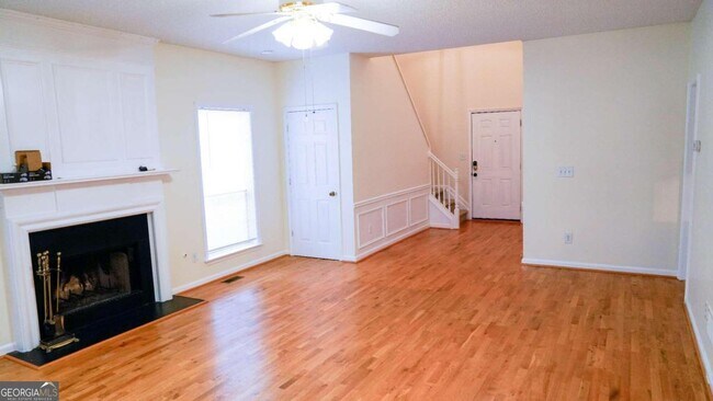 Building Photo - 430 Bottesford Dr NW