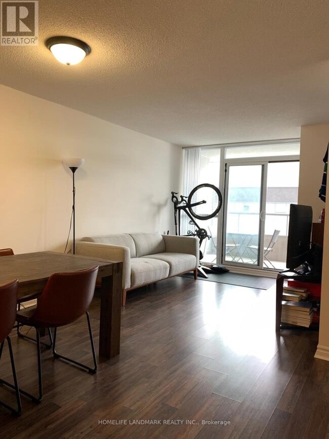 Building Photo - 35 Hollywood Ave