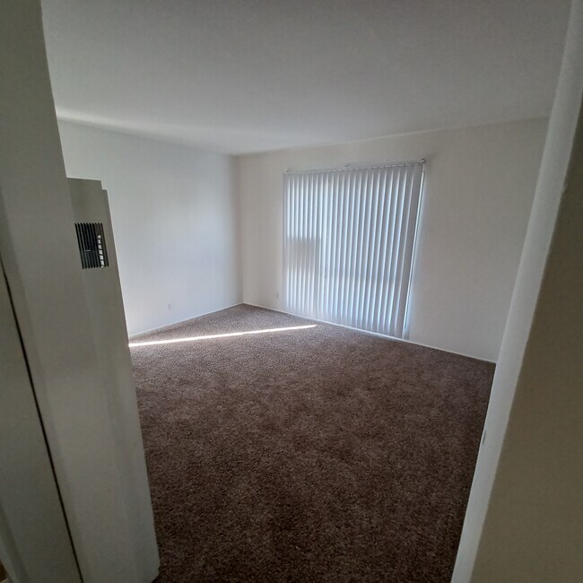 Living Room - 1300 Manhattan Beach Blvd
