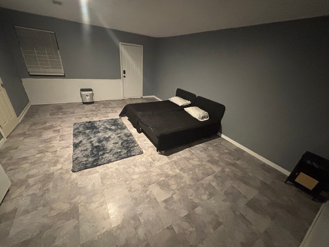 Estudio - 4989 Thompson Mill Rd