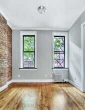 Building Photo - 248 Mott St