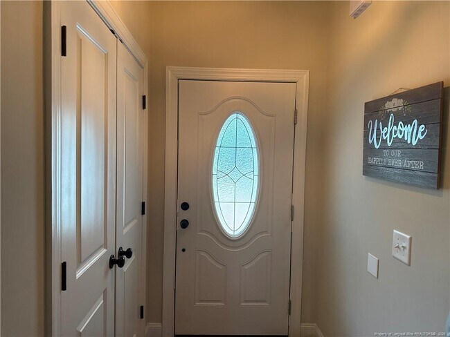 Foto del edificio - 272 Maplewood Dr
