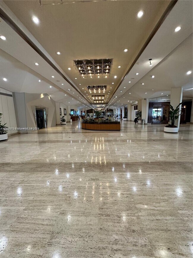 Foto del edificio - 801 Brickell Bay Dr
