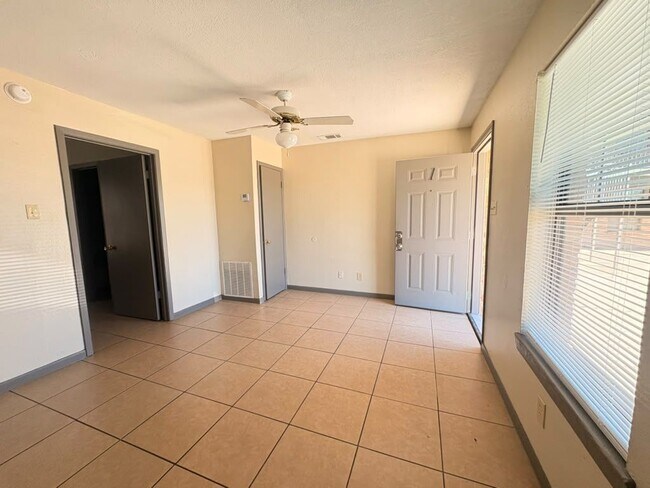 Foto del edificio - 2918 Thurman St