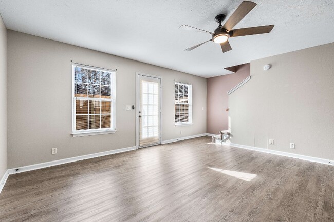 Building Photo - 423 Shoshone Pl