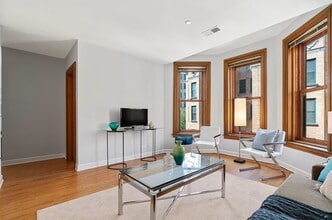 Building Photo - 550 W Surf St