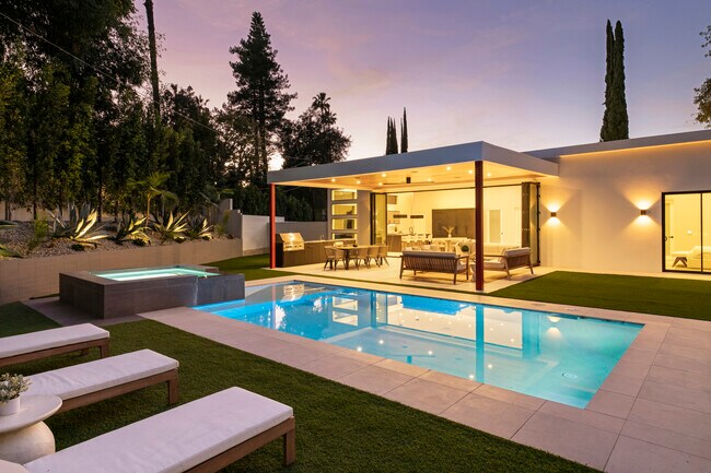 Building Photo - 22020 Alizondo Dr