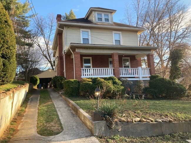 Street view - 1614 Lexington Ave SW