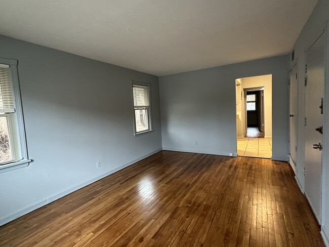Building Photo - 1382 Bunts Rd