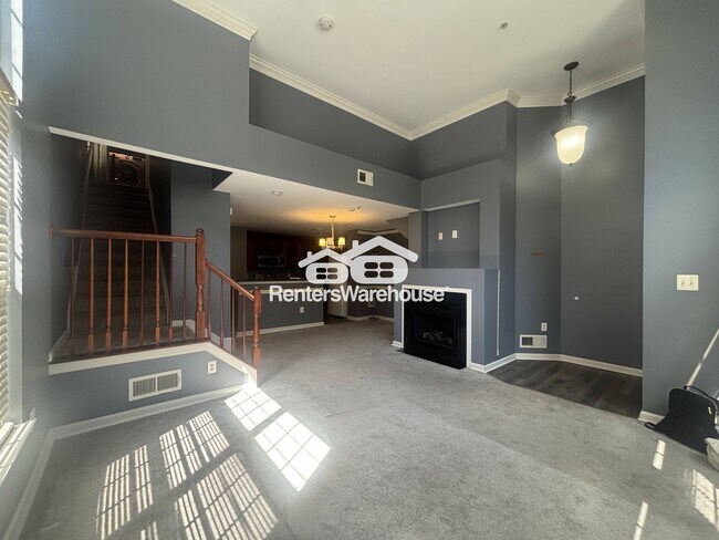 Foto del edificio - 923 Pine Forest Ln