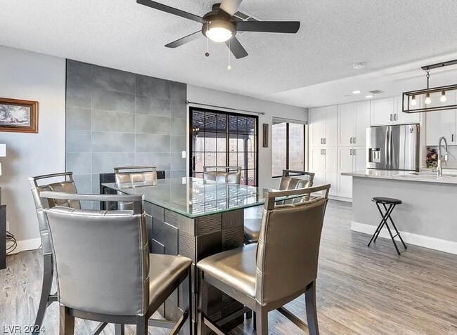 Dining room - 2801 Willow Wind Ct
