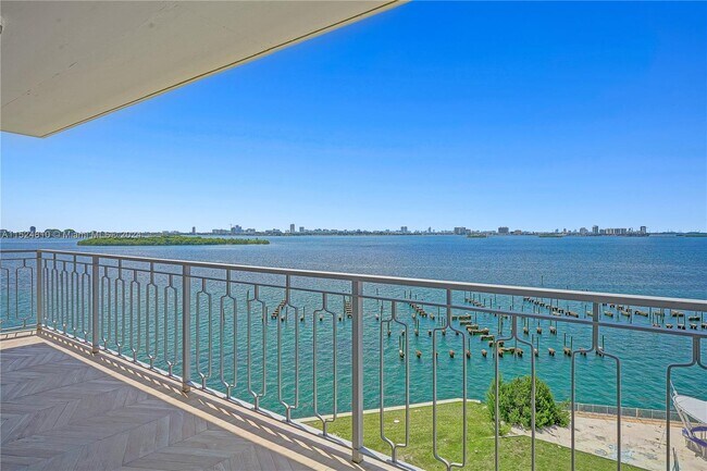 Foto del edificio - 11111 Biscayne Blvd