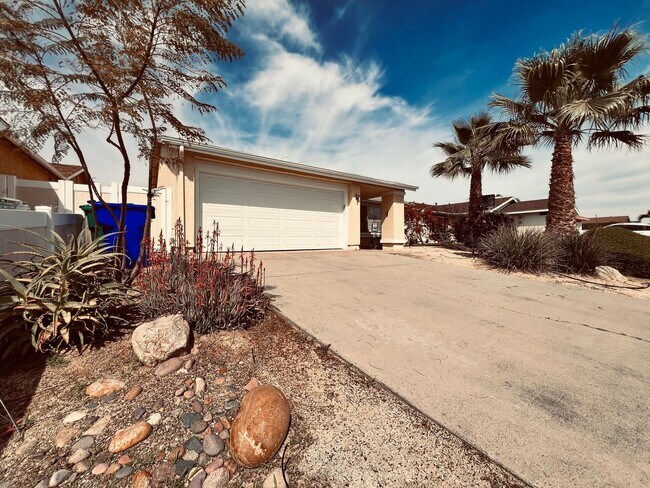 Building Photo - Reduced Rent-Mira Mesa 3 Bedroom 2 Bath Home for Rent