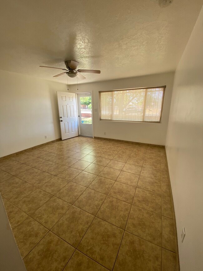 Foto del edificio - 7015 Trumbull Ave SE