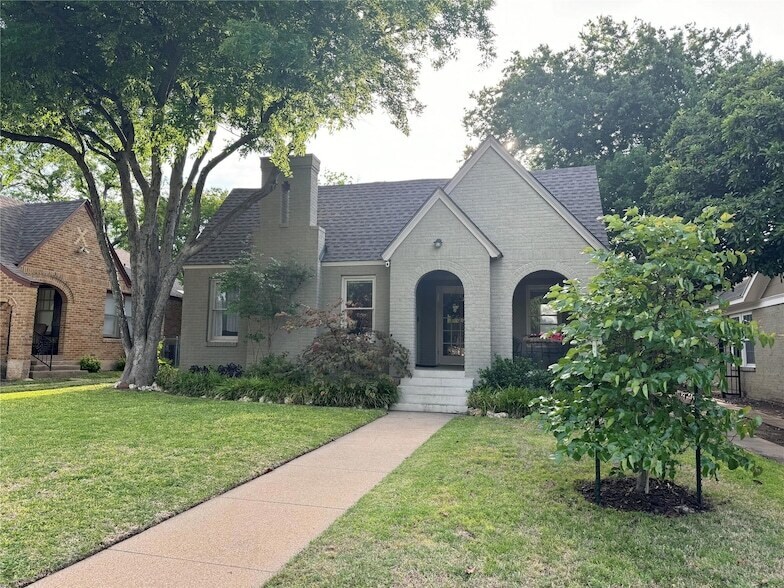 Primary Photo - 3405 Rogers Ave