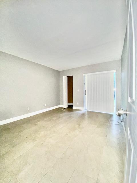 Building Photo - 301 Meadows Cir