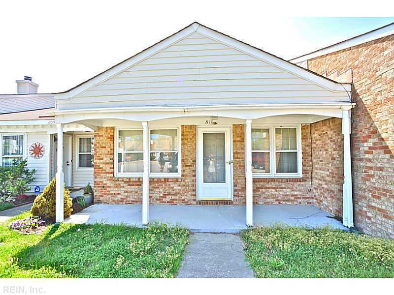 Foto principal - Cozy 1-Story Townhome in Campus East