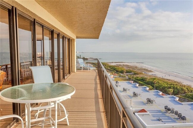 Building Photo - 7600 Bayshore Dr