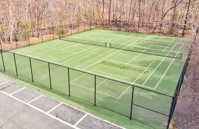 Foto del edificio - 32 Jacqueline Rd