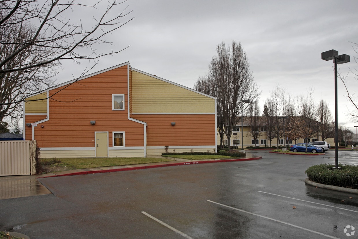 Building Photo - Eskaton Natomas Manor