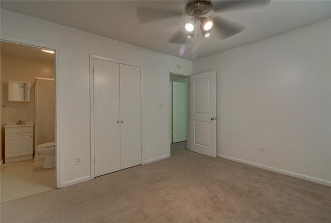 Building Photo - 10252 Foxfire Terrace