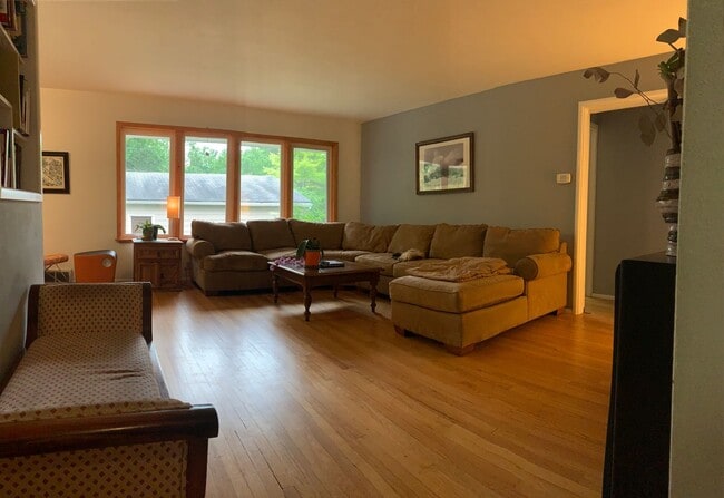 Foto del edificio - COMING SOON!!