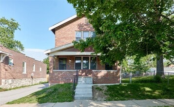 Building Photo - 5021 Ray Ave