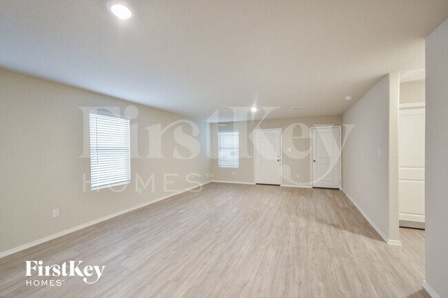 Building Photo - 10815 Giacconi Dr