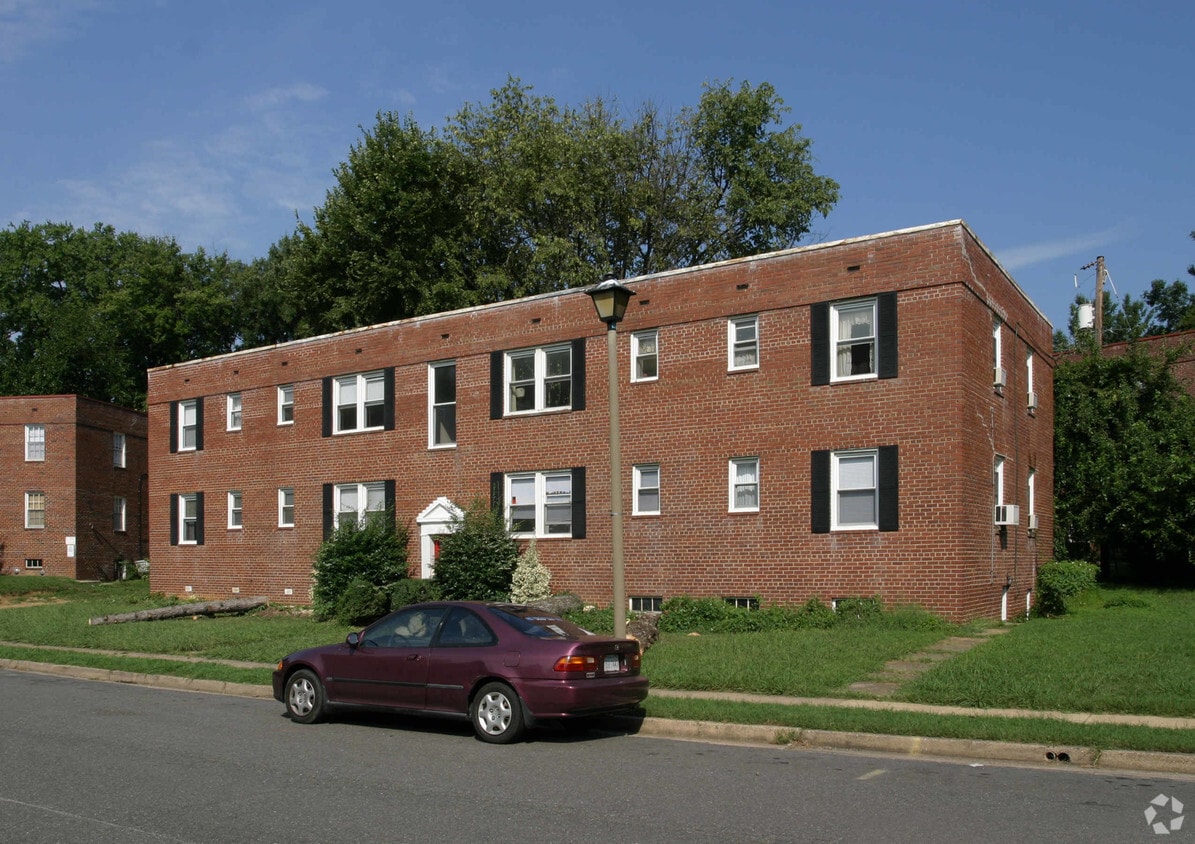 Building Photo - 1210 N Kenilworth St
