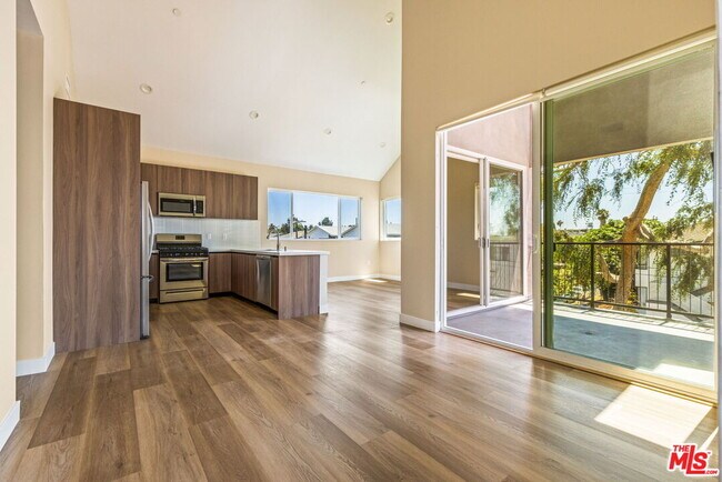 Foto del edificio - 4905 St Elmo Dr