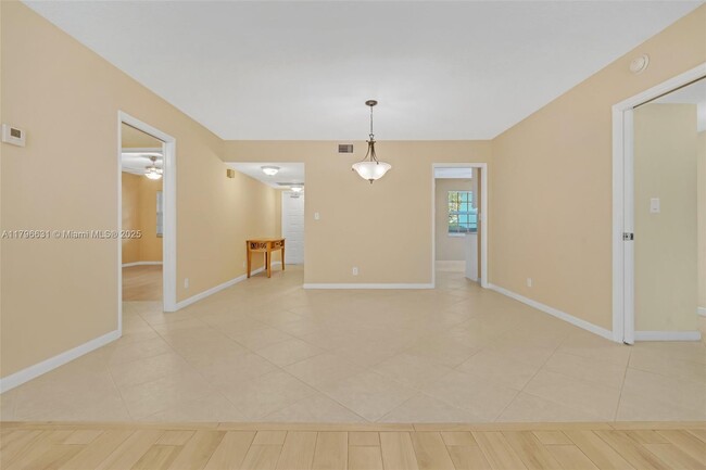 Foto del edificio - 933 Cypress Grove Dr