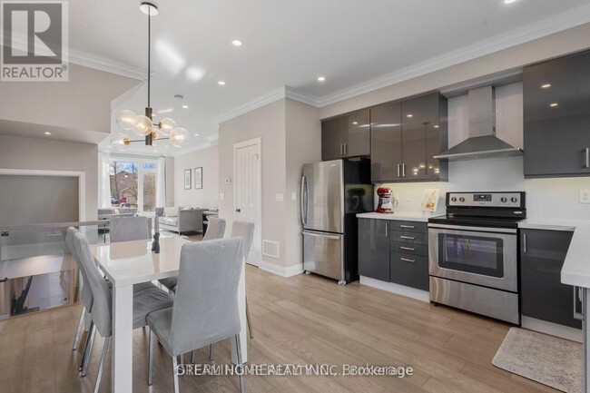Building Photo - 206 Bur Oak Ave